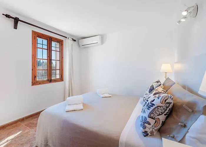 Mit 6 Schlafzimmern In Gehweite Zu Port Pollensa By Interhome