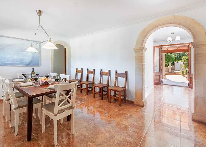 Mit 6 Schlafzimmern In Gehweite Zu Port Pollensa By Interhome Pollença