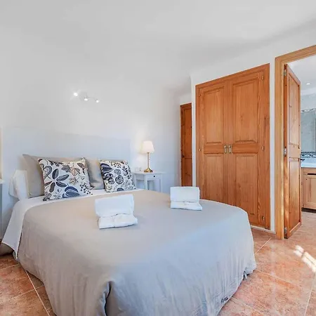 Mit 6 Schlafzimmern In Gehweite Zu Port Pollensa By Interhome *