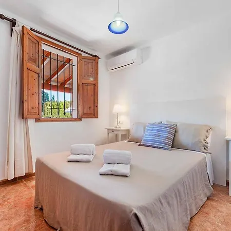 Mit 6 Schlafzimmern In Gehweite Zu Port Pollensa By Interhome Holiday home Pollenca