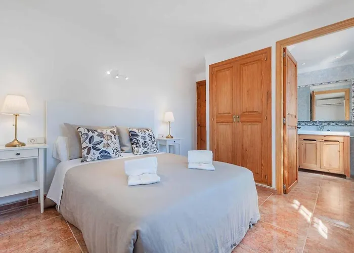 Mit 6 Schlafzimmern In Gehweite Zu Port By Interhome *