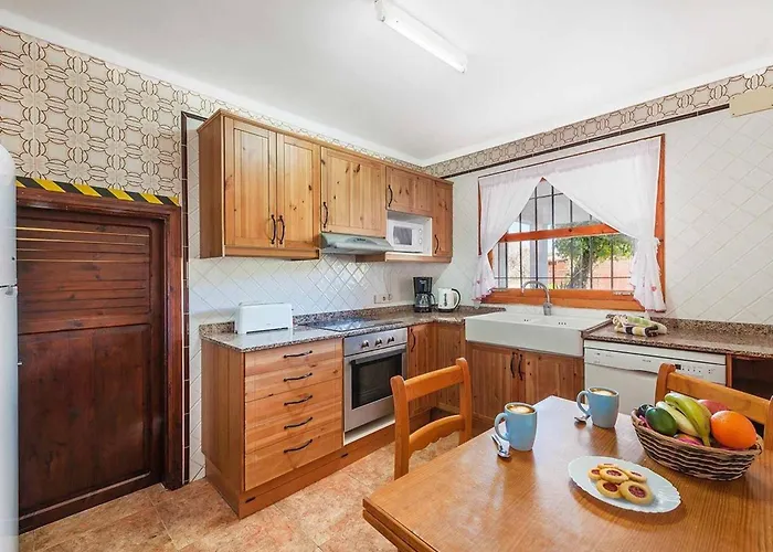 Hébergement de vacances Mit 6 Schlafzimmern In Gehweite Zu Port By Interhome